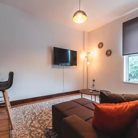 Noir - 2 Bedroom Flat - Sleeps 5 With Parking Southampton Kültér fotó