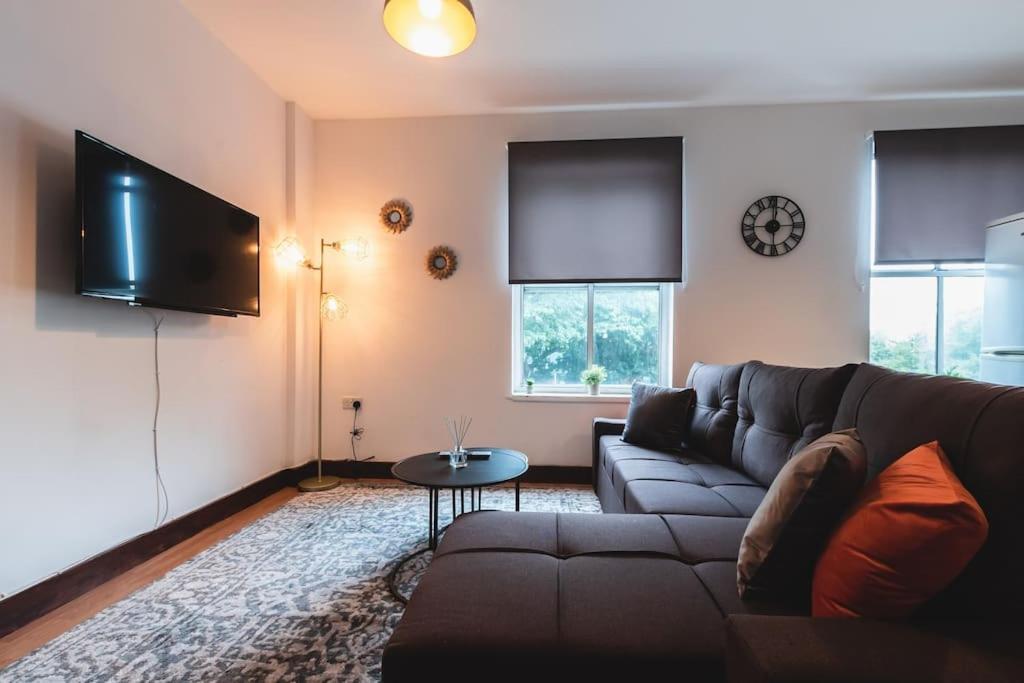 Noir - 2 Bedroom Flat - Sleeps 5 With Parking Southampton Kültér fotó